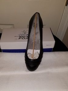 Life Stride Shoes - Life Stride velocity flat shoes NWOT Life Stride Shoes - Life Stride velocity flat shoes NWOT